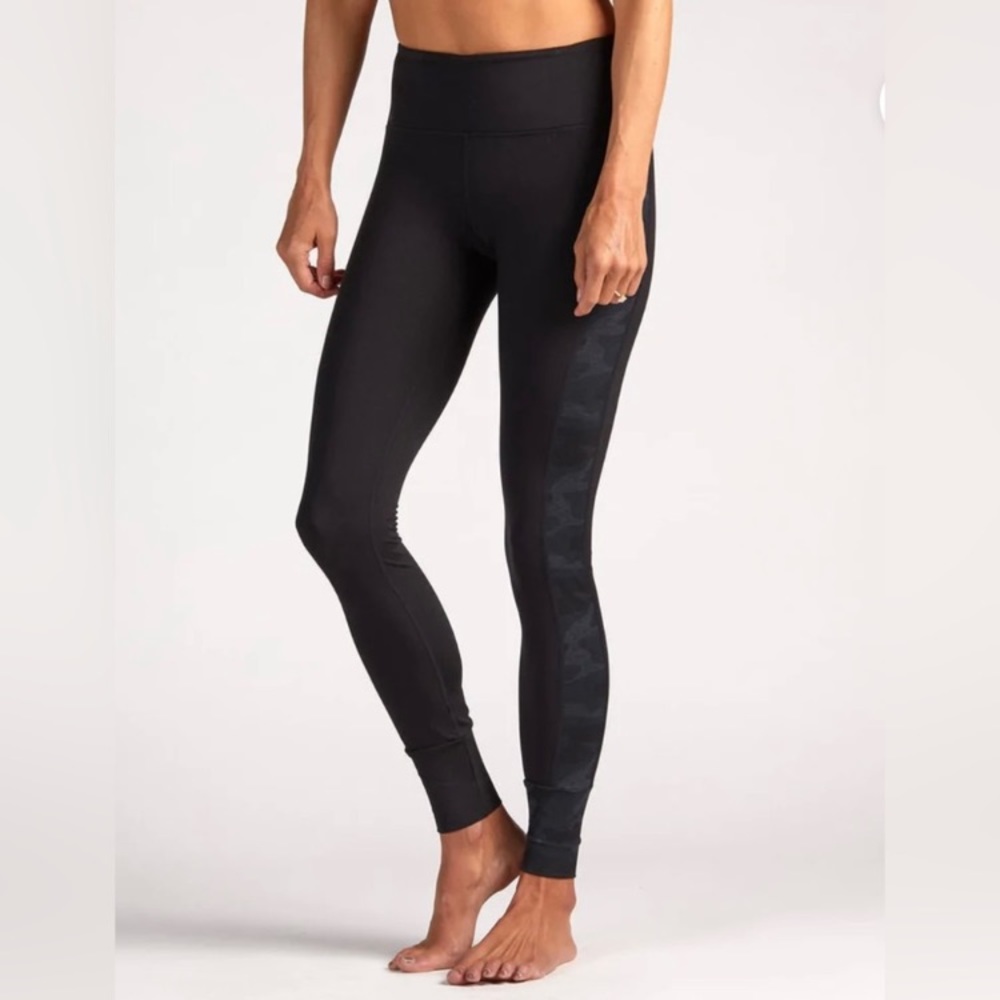 Vuori Black Camo-Detail High-Waist Leggings